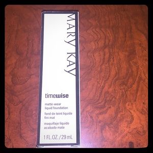 Timewise matte wear liquid foundation